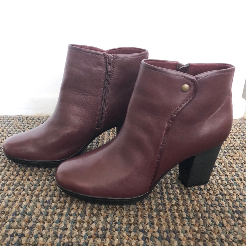 Clarks Halia Perch Burgundy Boots